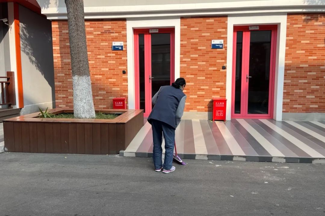 On Women’s Day, Notice the Floating Women Beside Us